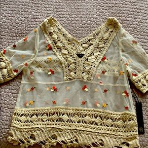 Gorgeous top from House of Harlow